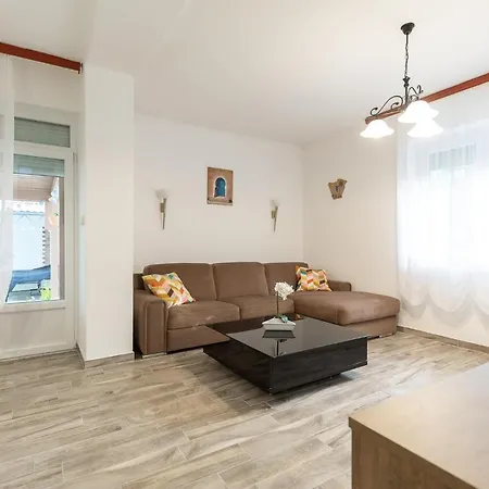 דירה Kenza Apartmans *