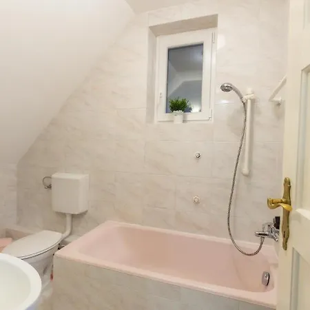 Kenza Apartmans * שיופוק